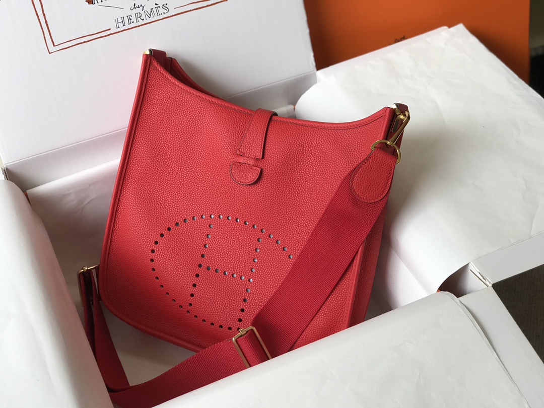 Hermes Evelyne III 29 PM Shoulder Bag In Dark Red Clemence Leather